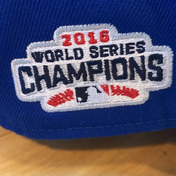 Lollapalooza 2016 World Series New Era embroidered Chicago Cubs bear w/ guitar - Picture 3 of 9